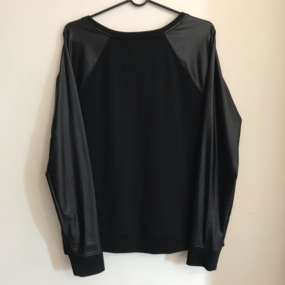 Victoria Sport raglan pullover sweater good pre-owned condition - Picture 5 of 6